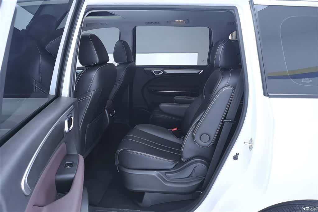 Trumpchi M6, 2025 11