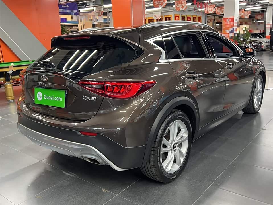 Infiniti QX30