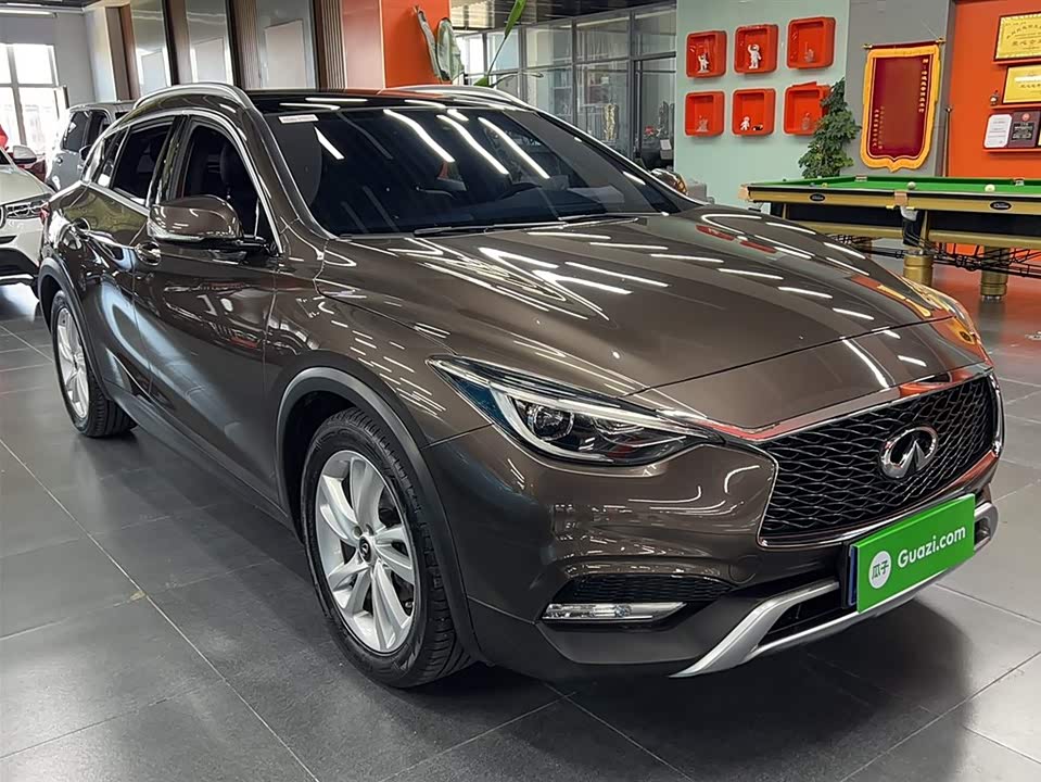 Infiniti QX30