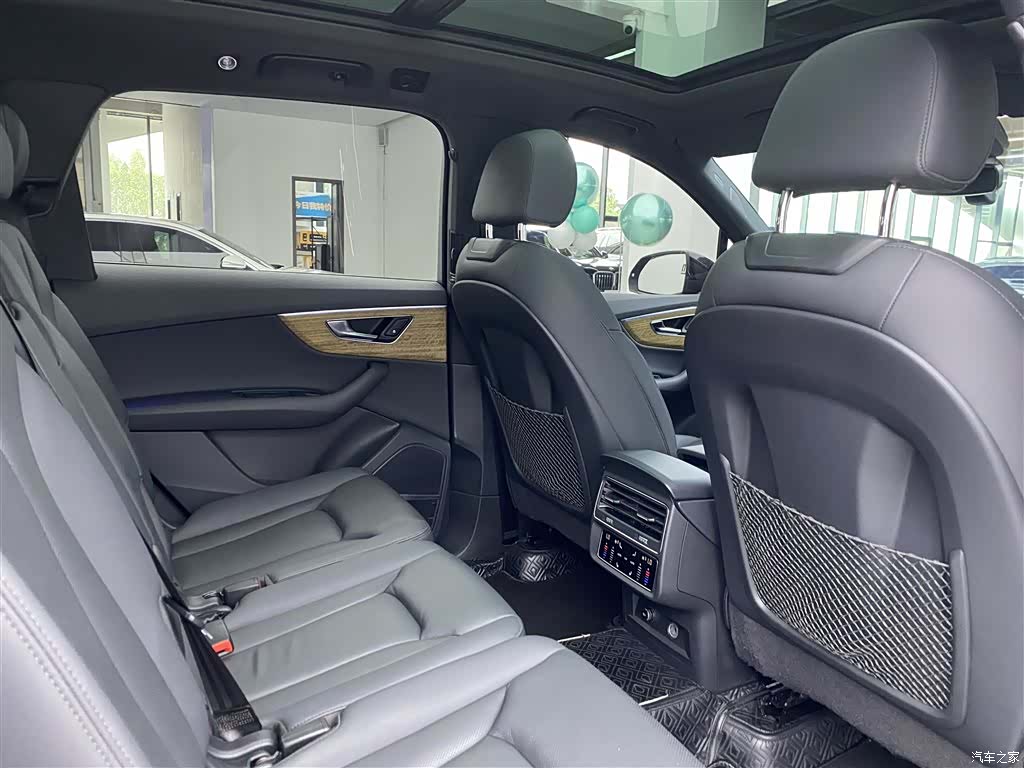 Audi Q7, 2022 8