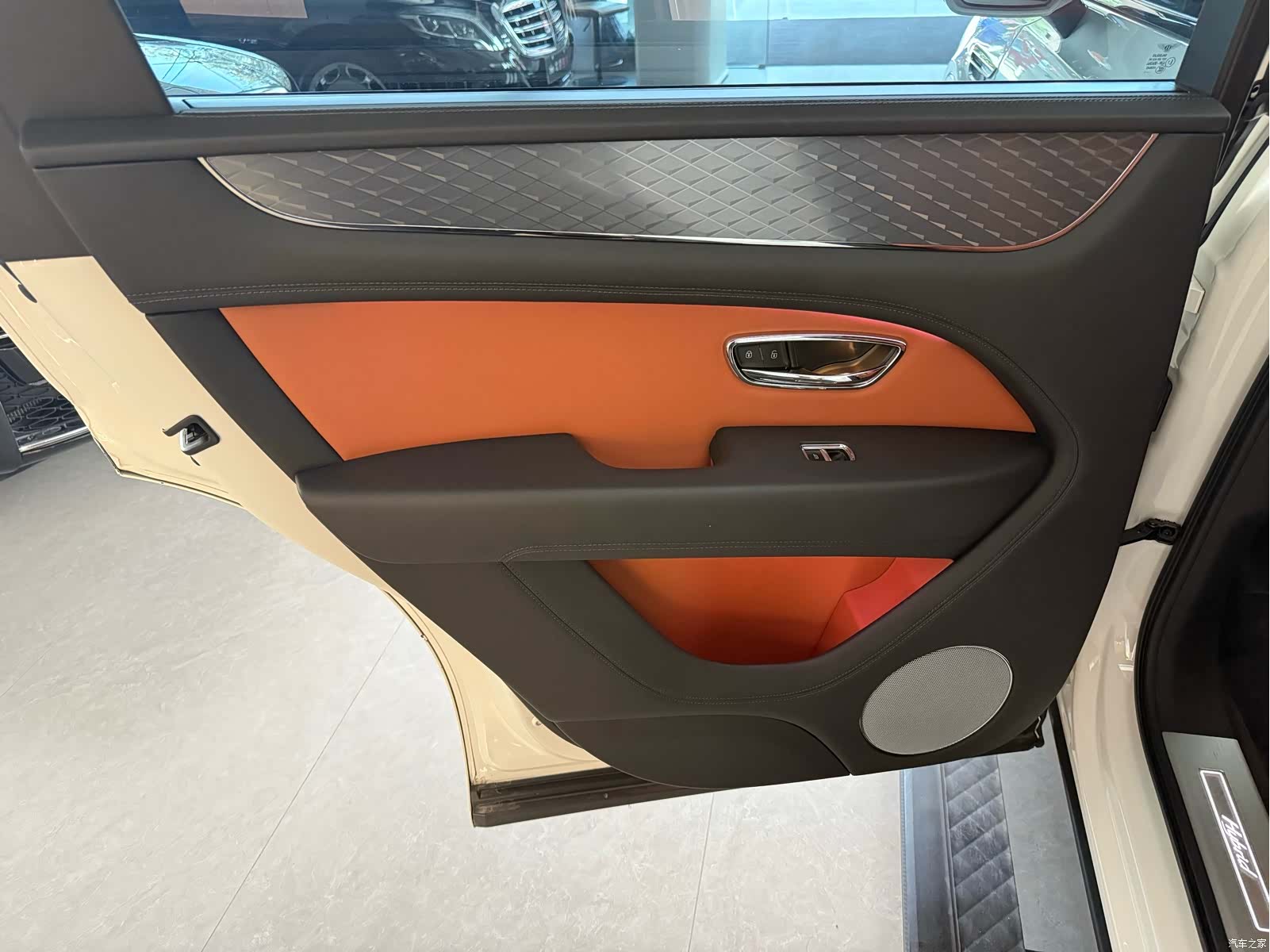 Bentley Bentayga, 2021 10