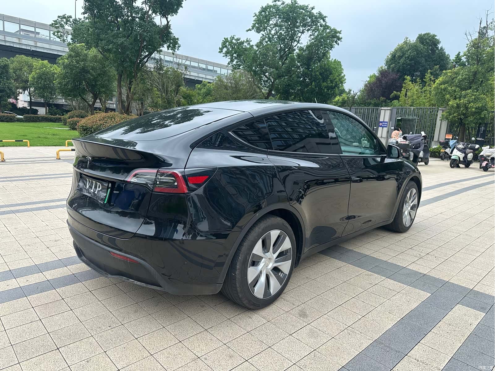 Tesla Model Y, 2022 13