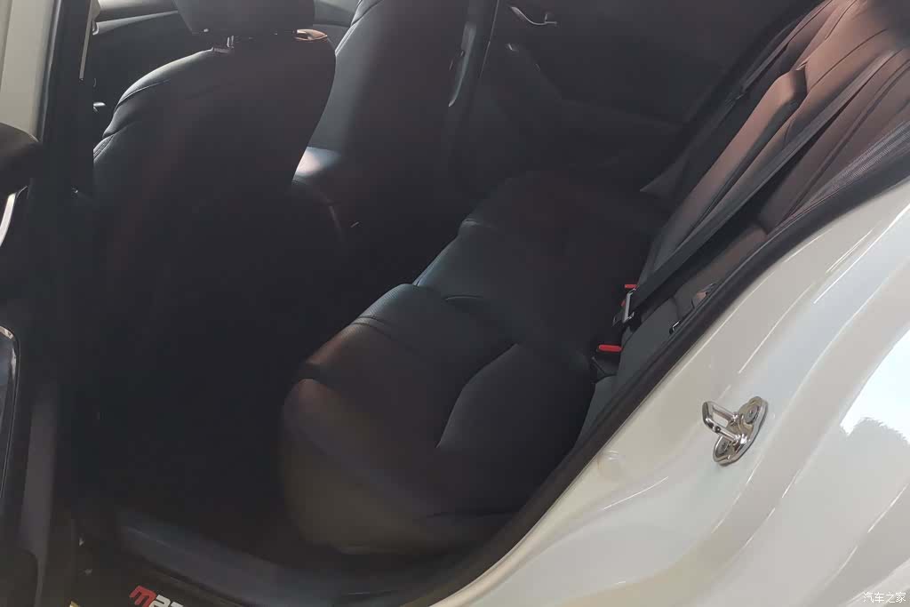 Mazda Mazda3, 2019 11
