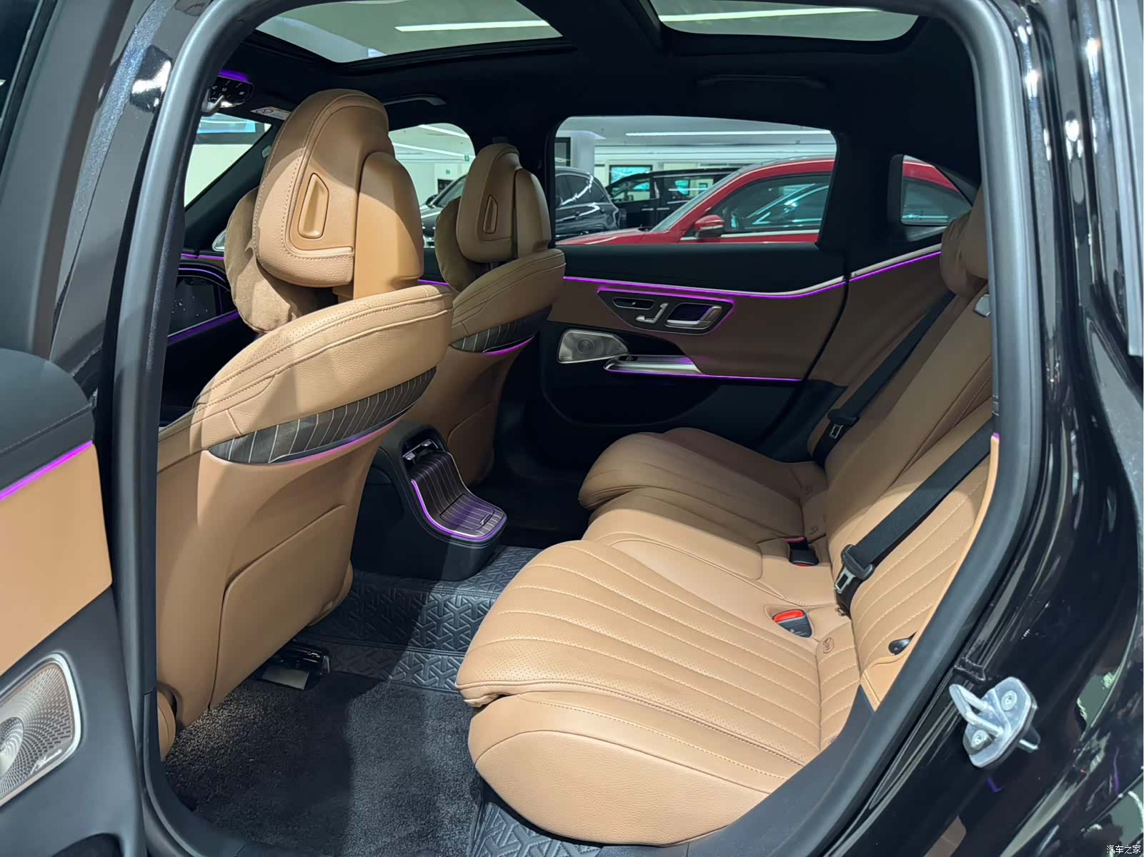 Mercedes-Benz E-Class, 2024 7