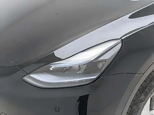 Tesla Model Y, 2023 17