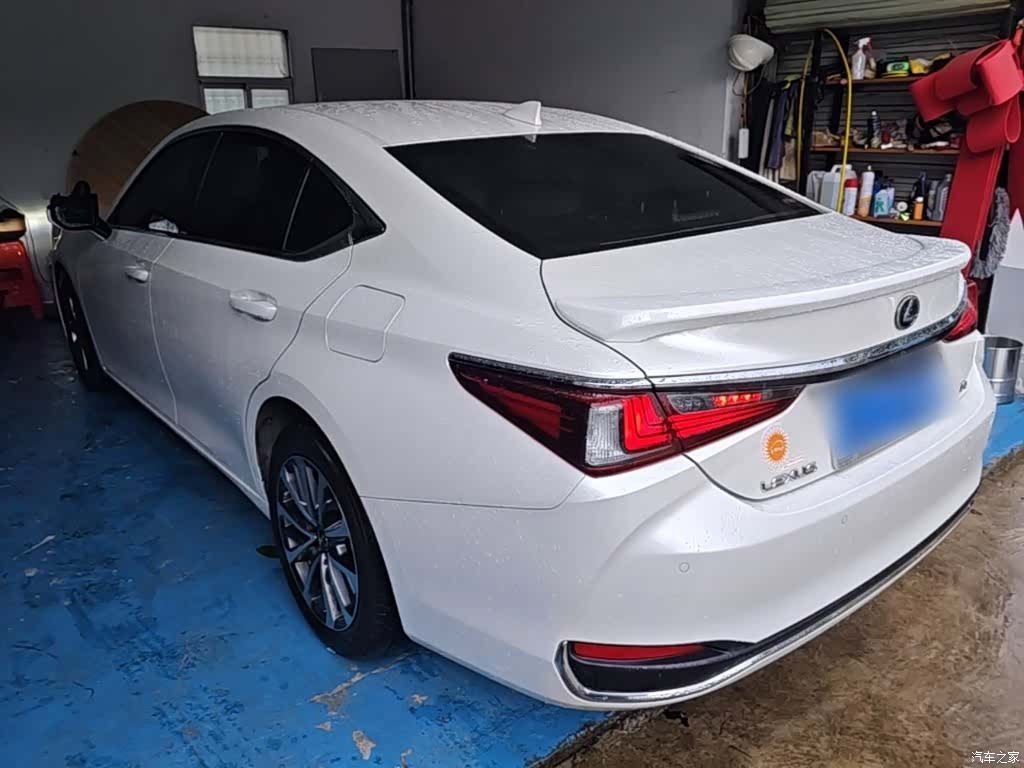 Lexus ES, 2024 все фото