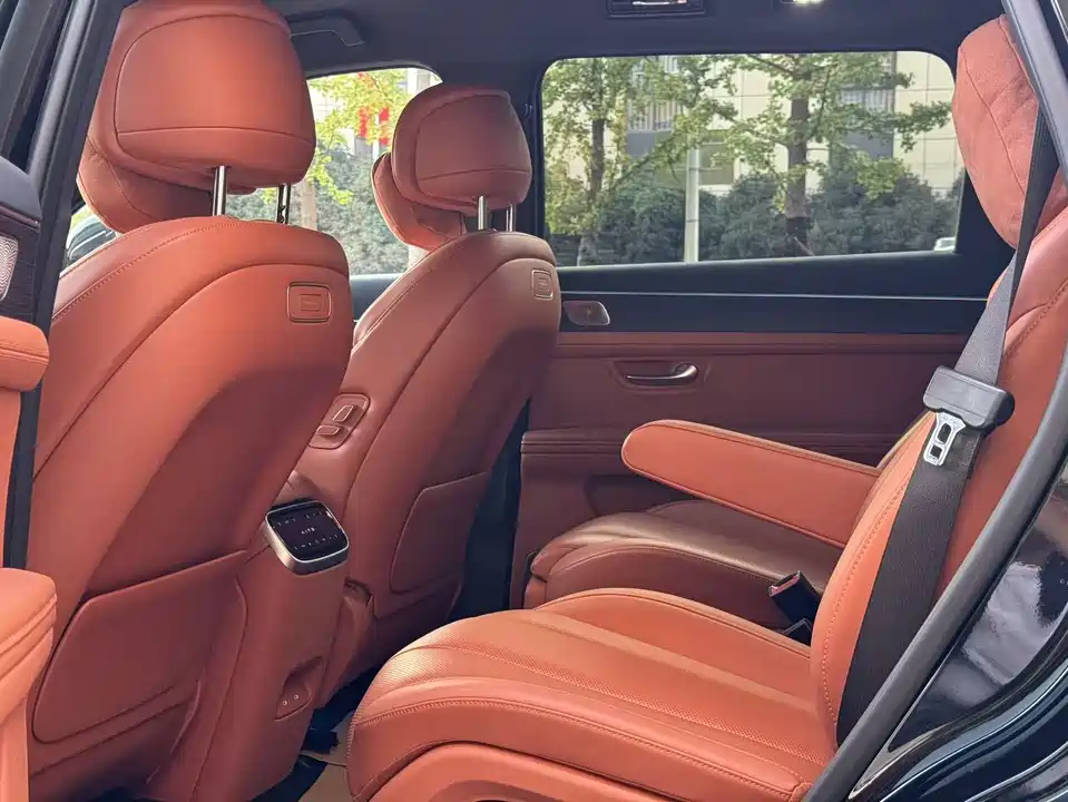 AITO Ask the world M7