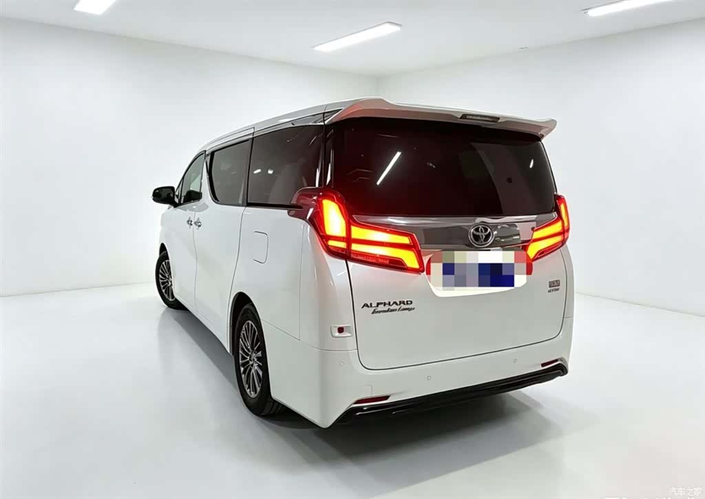 Toyota Alphard, 2019 все фото