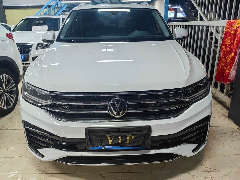 Volkswagen Tiguan L