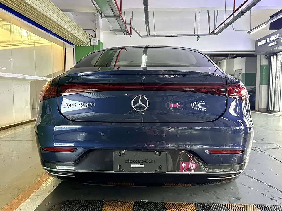 Mercedes-Benz EQS Mercedes-Benz EQS