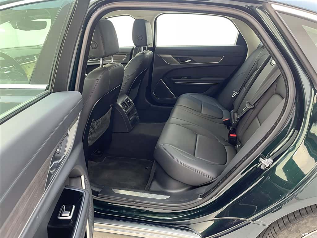 Land Rover P200, 2023 18