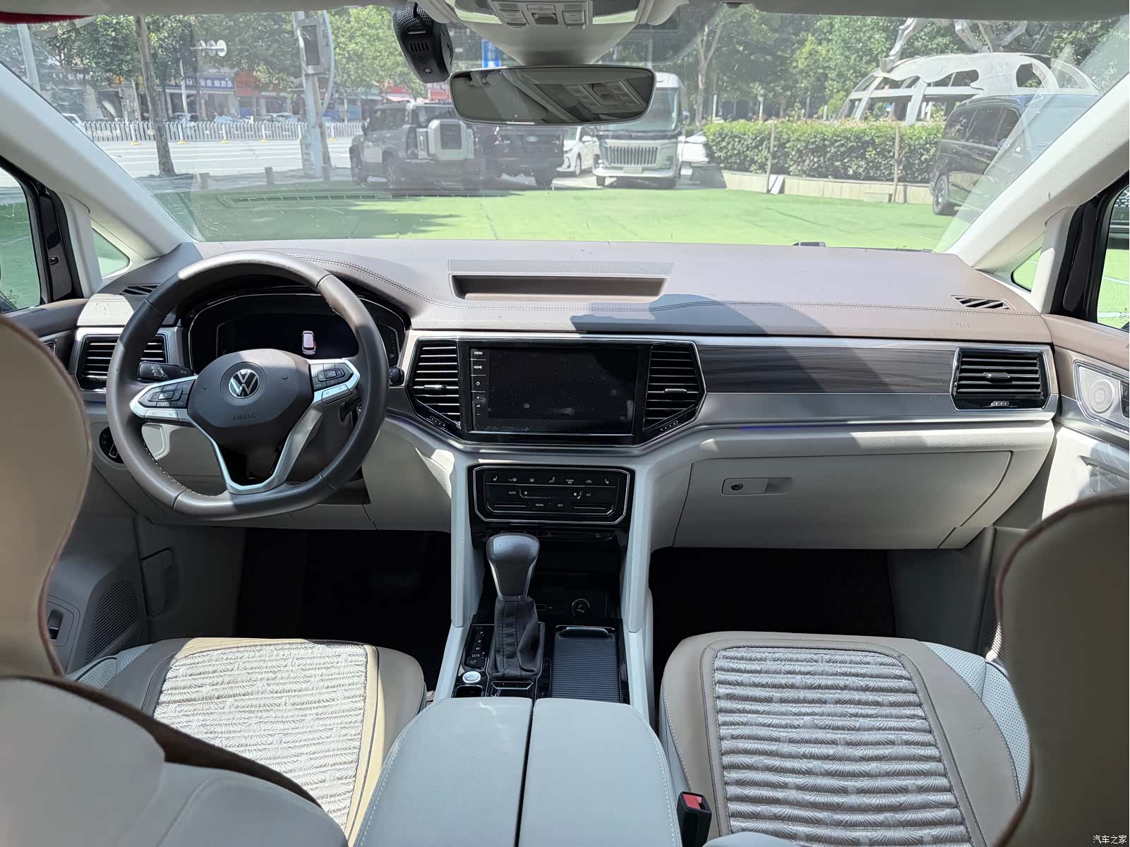 Volkswagen Viloran, 2020 12