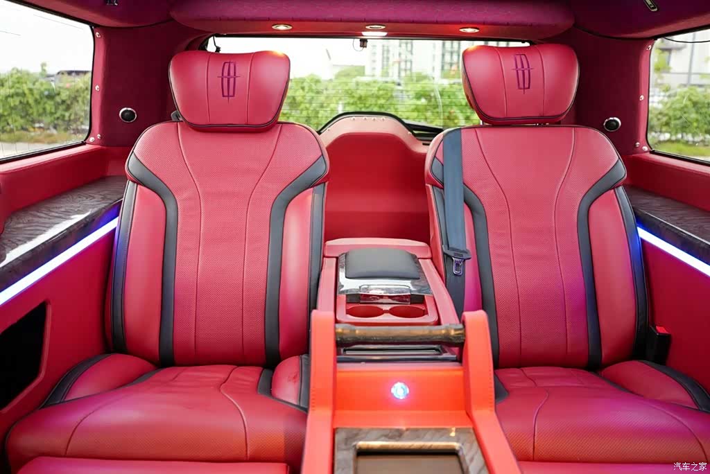 Lincoln Navigator, 2018 12