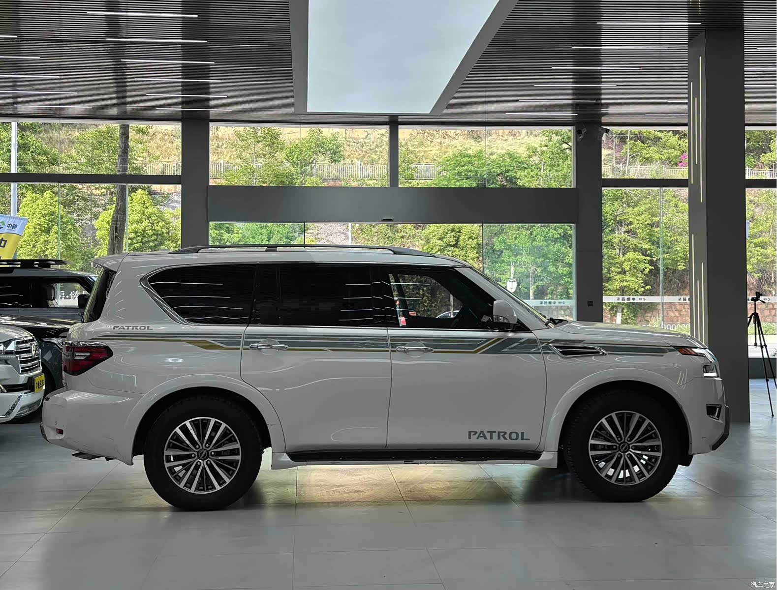 Nissan Patrol, 2023 6