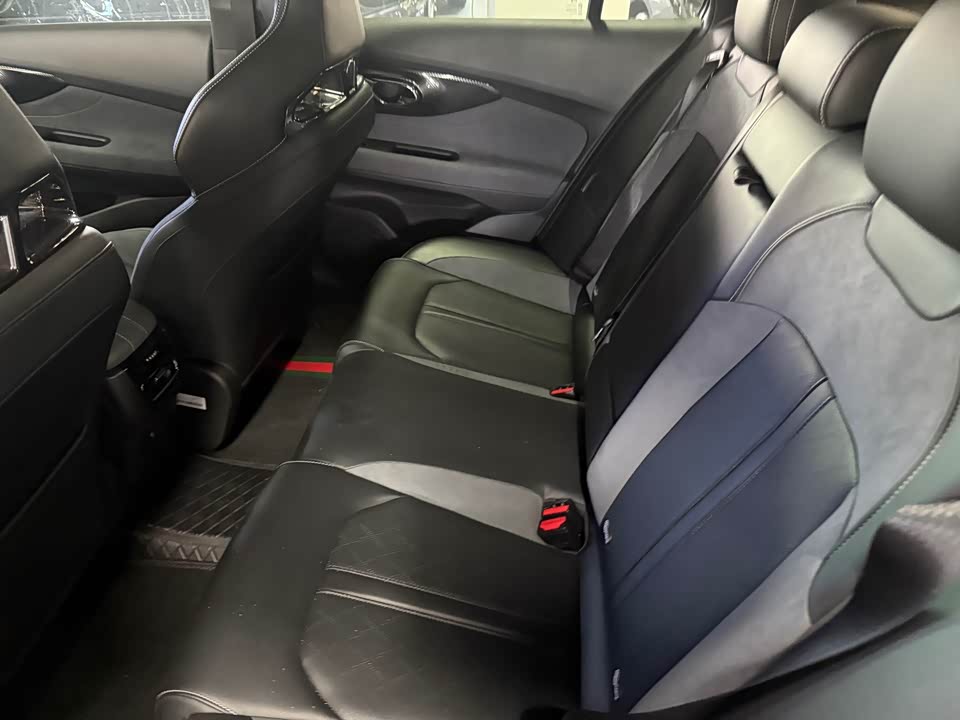 Trumpchi Shadow Leopard