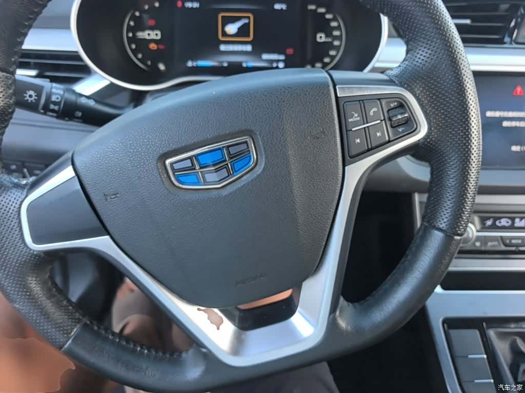 Geely Emgrand, 2018 11