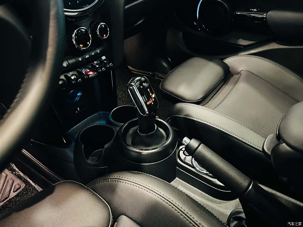 Mini Cooper, 2024 11