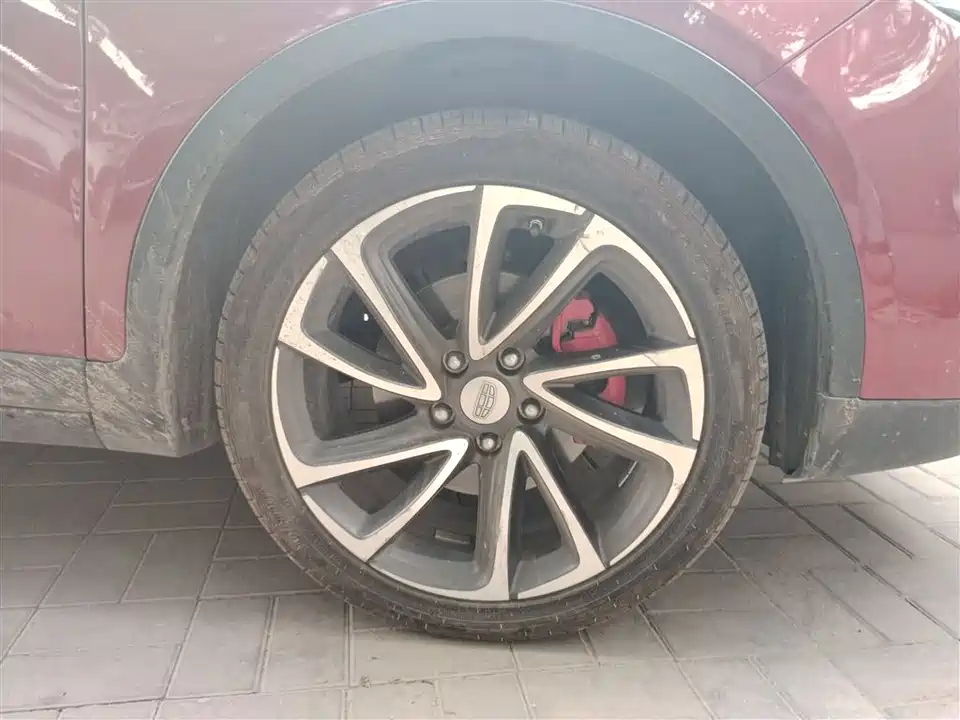 Geely Emgrand GS