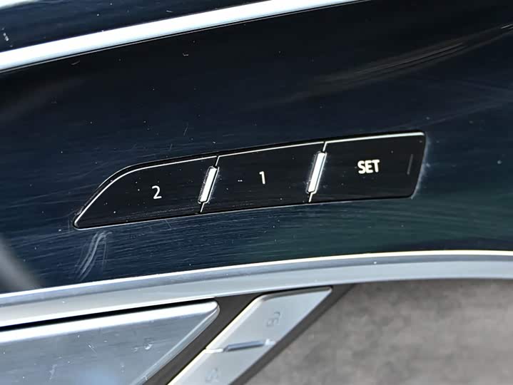 Audi A8 xin neng yuan 2022 A8 L 60 TFSIe quattro dian cang ban