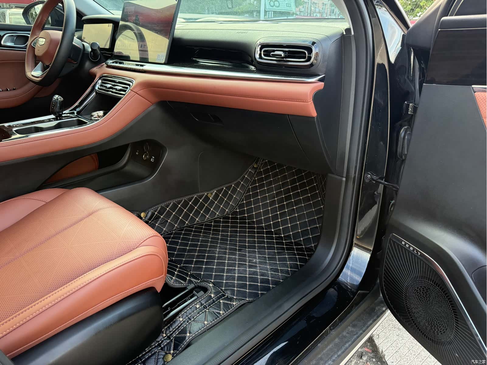 Geely Emgrand, 2026 15