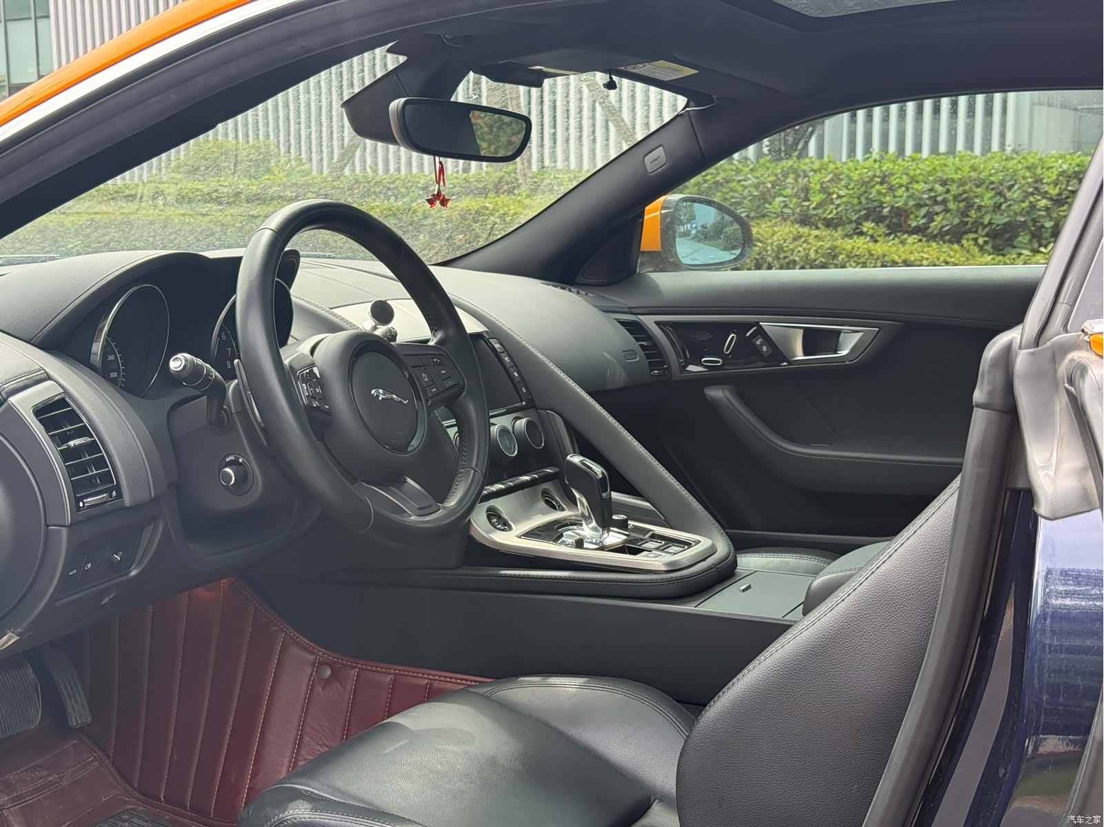 Jaguar F-TYPE, 2017 все фото