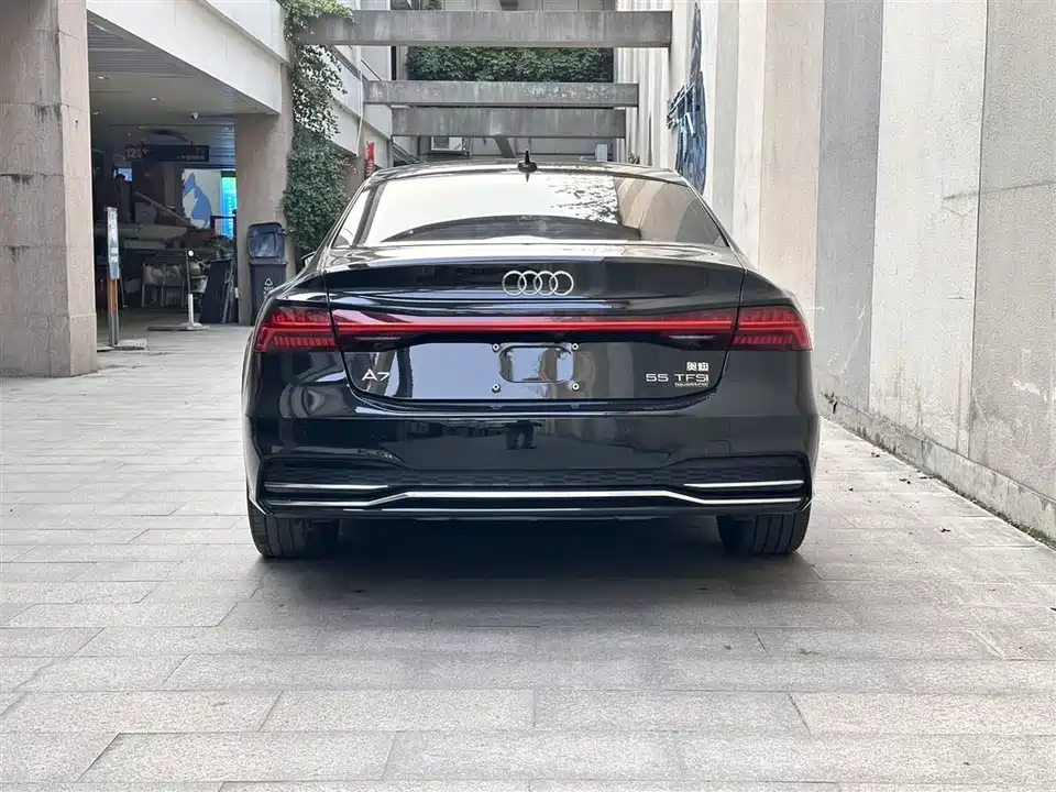 Audi A7L