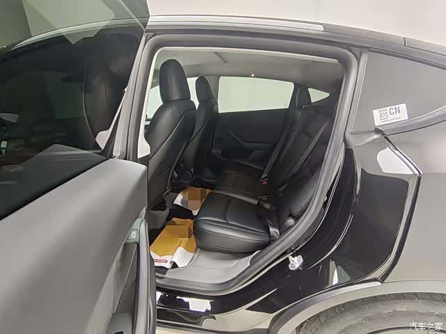 Tesla Model Y, 2023 8