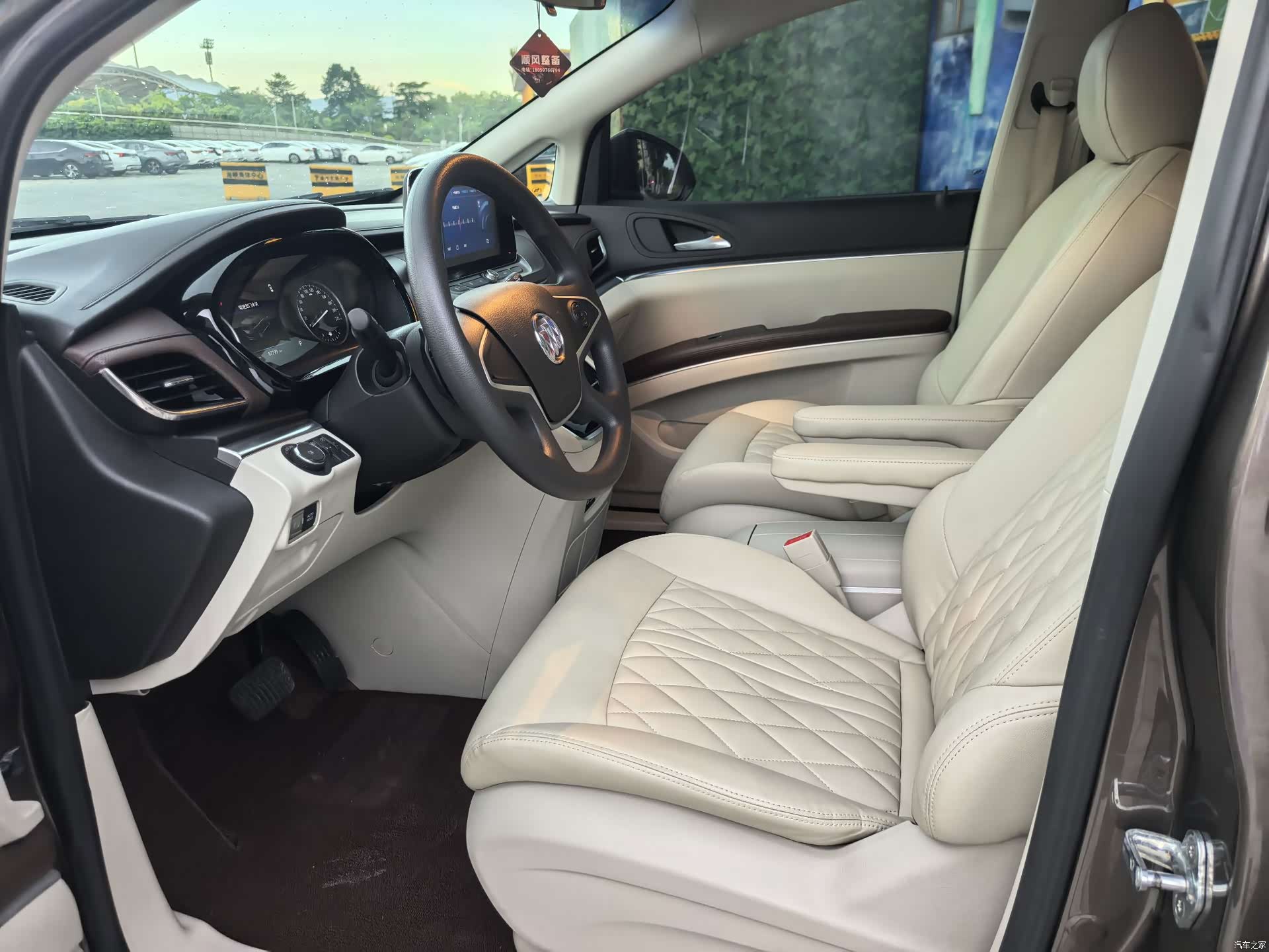 Buick GL8, 2023 8