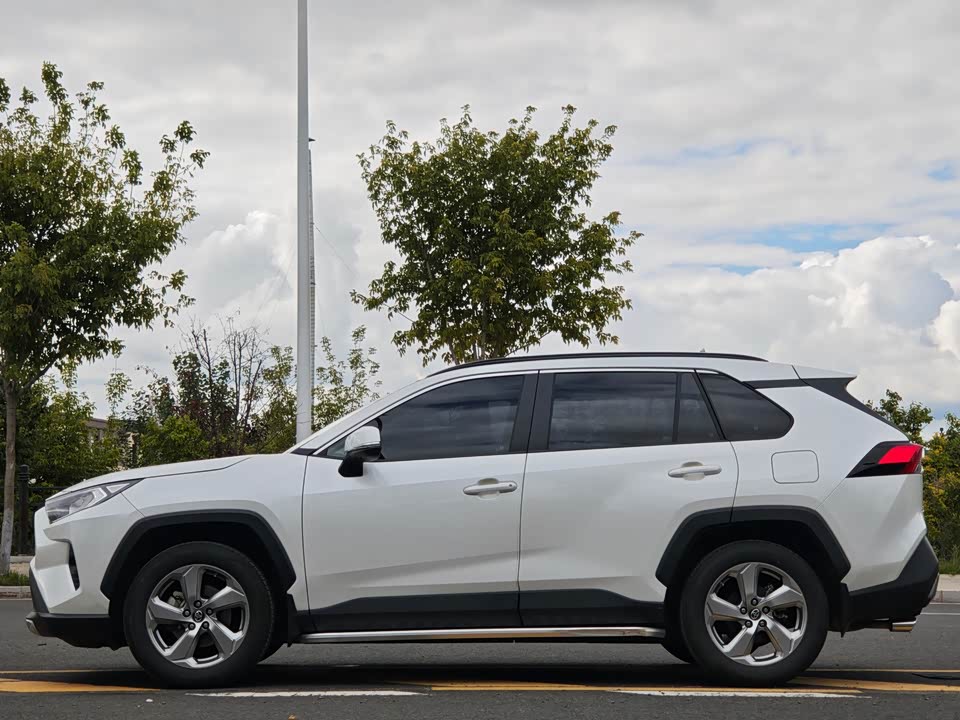 Toyota RAV4 Rongfang