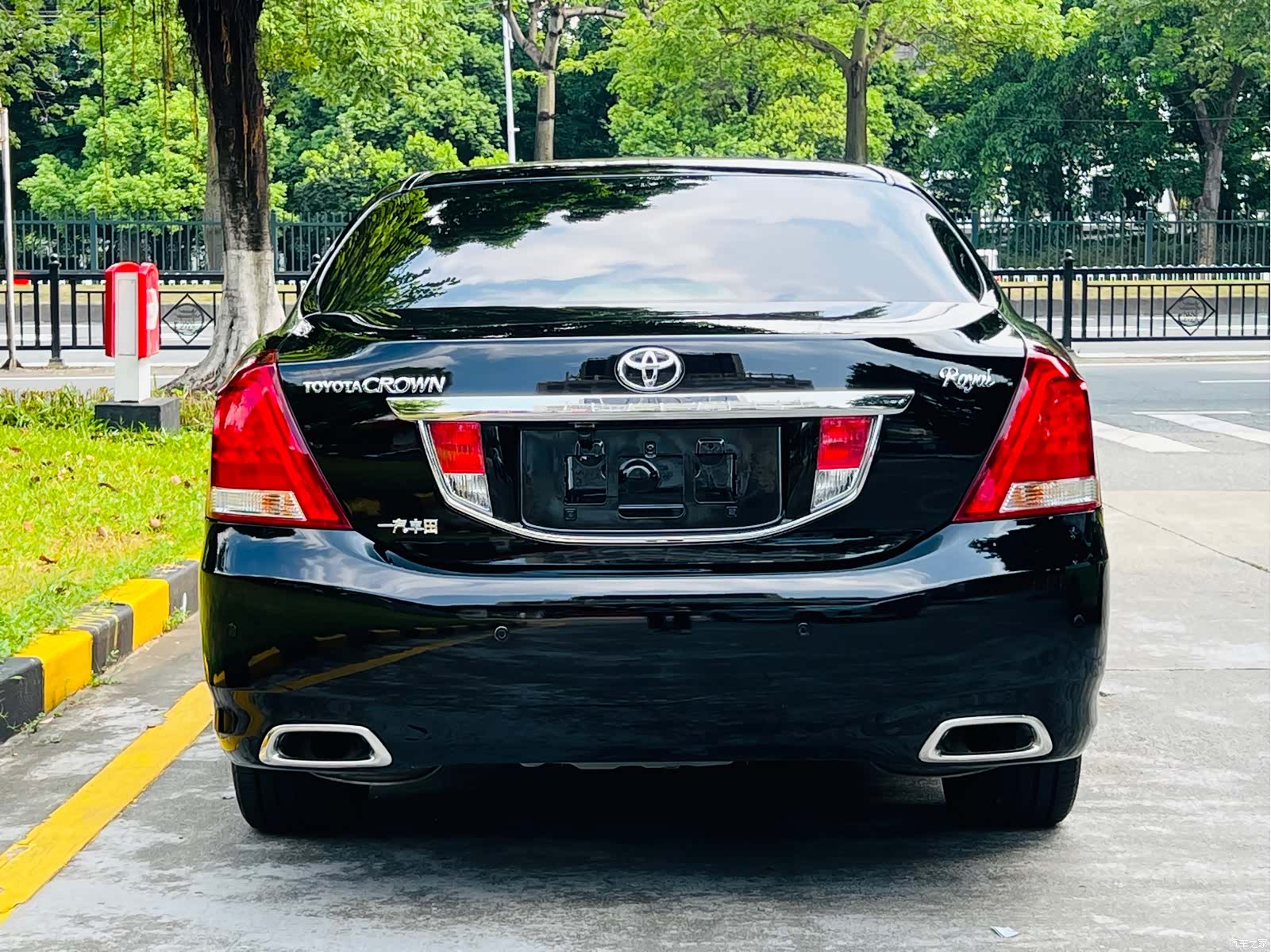 Toyota Crown, 2011 4