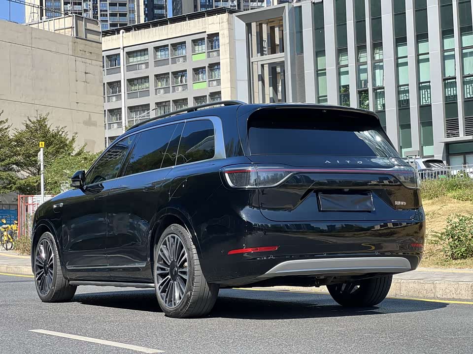 AITO Ask the world M9