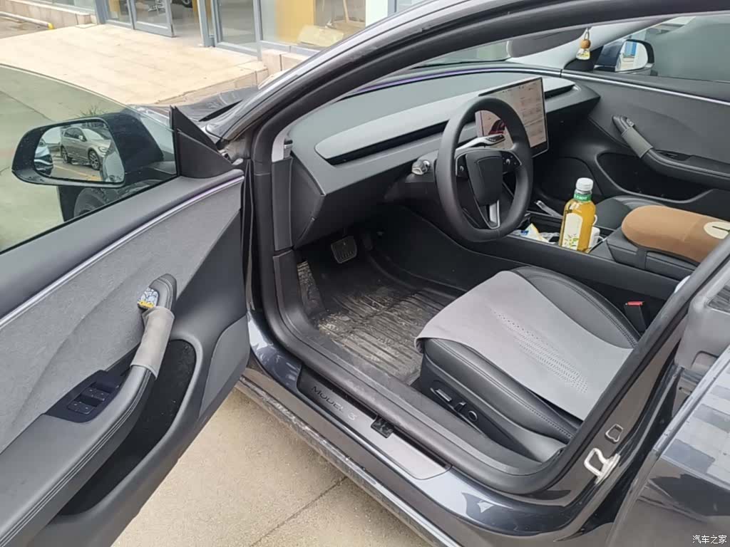 Tesla Model 3, 2024 16