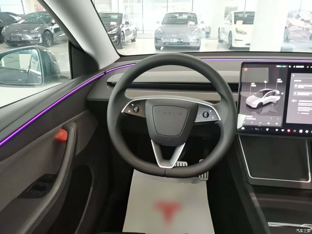 Tesla Model Y, 2025 11
