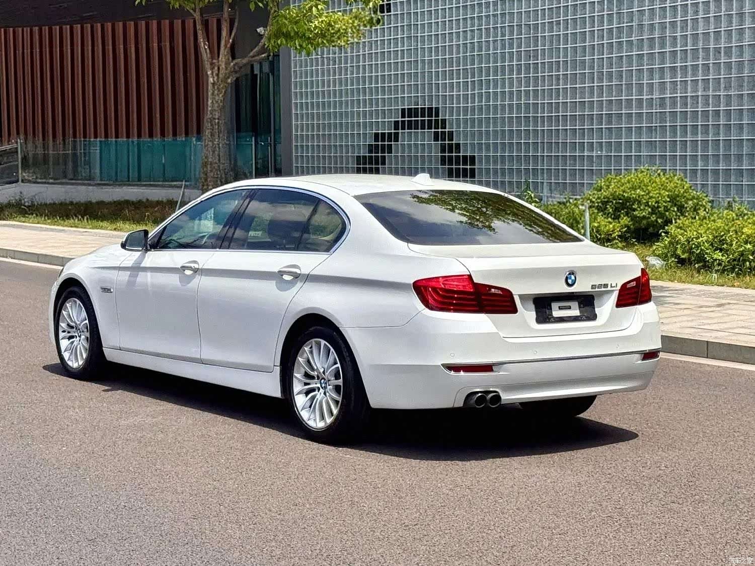 BMW 5 Series, 2015 9