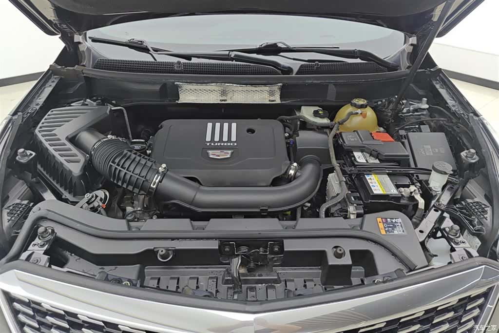 Cadillac XT5, 2021 10