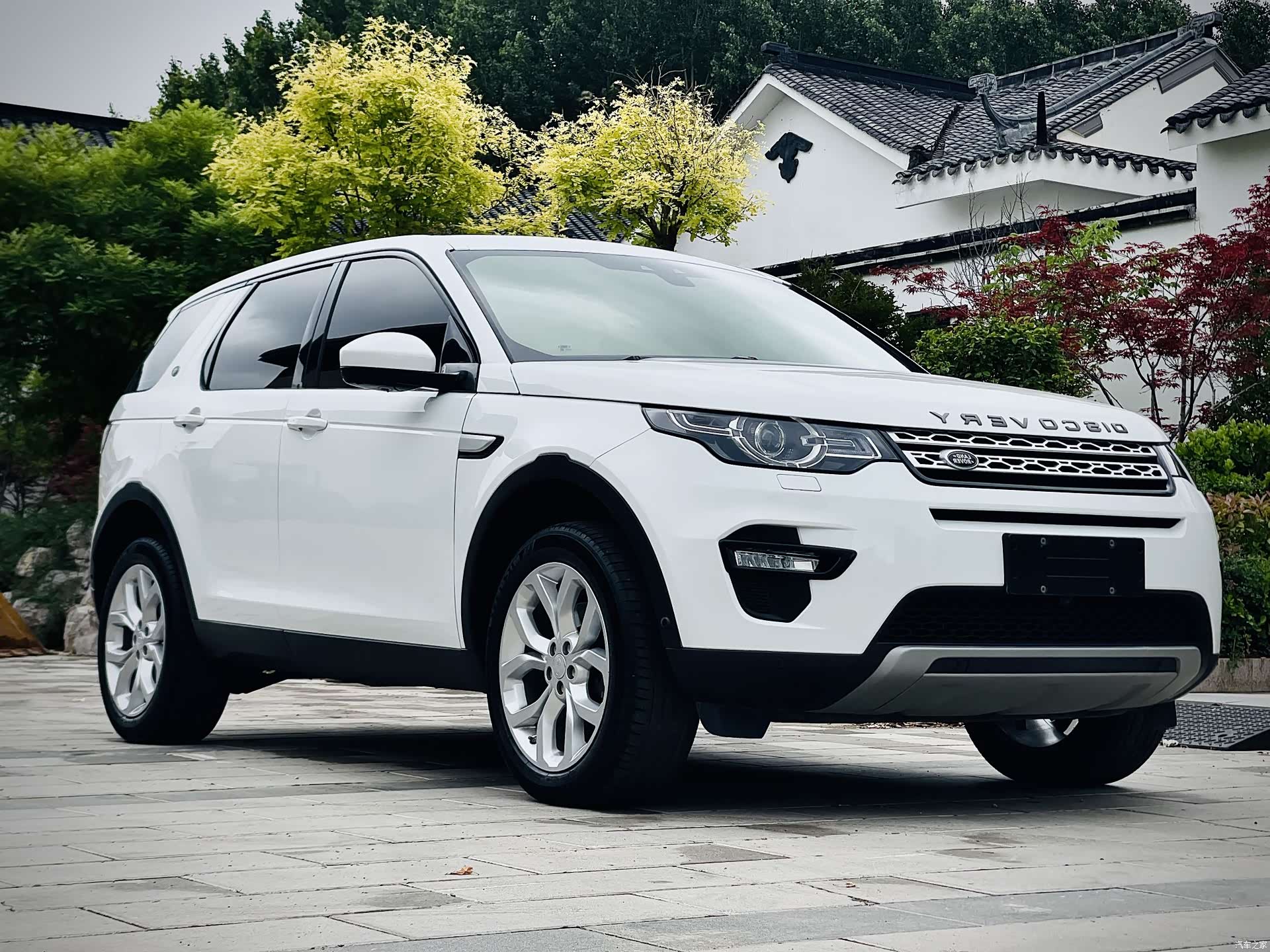 Land Rover Discovery, 2019 3