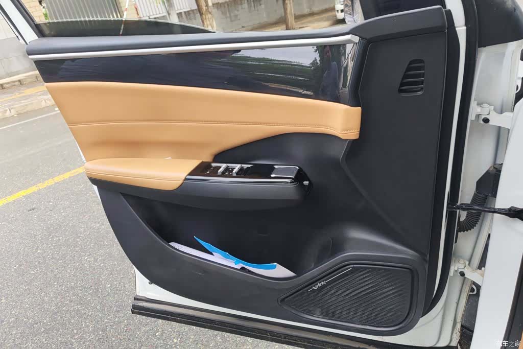 Geely Galaxy L7, 2024 7