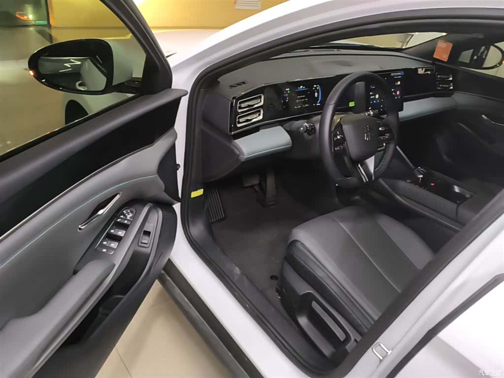 BYD Qin, 2025 16
