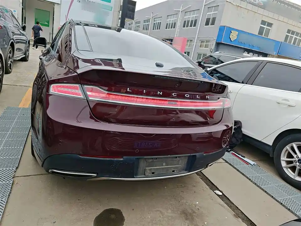 Lincoln MKZ