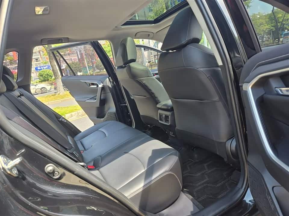 Toyota RAV4 Rongfang