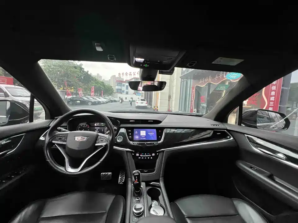 Cadillac XT6