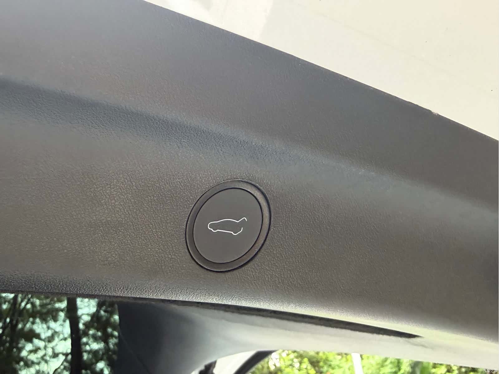 Tesla Model Y, 2023 17