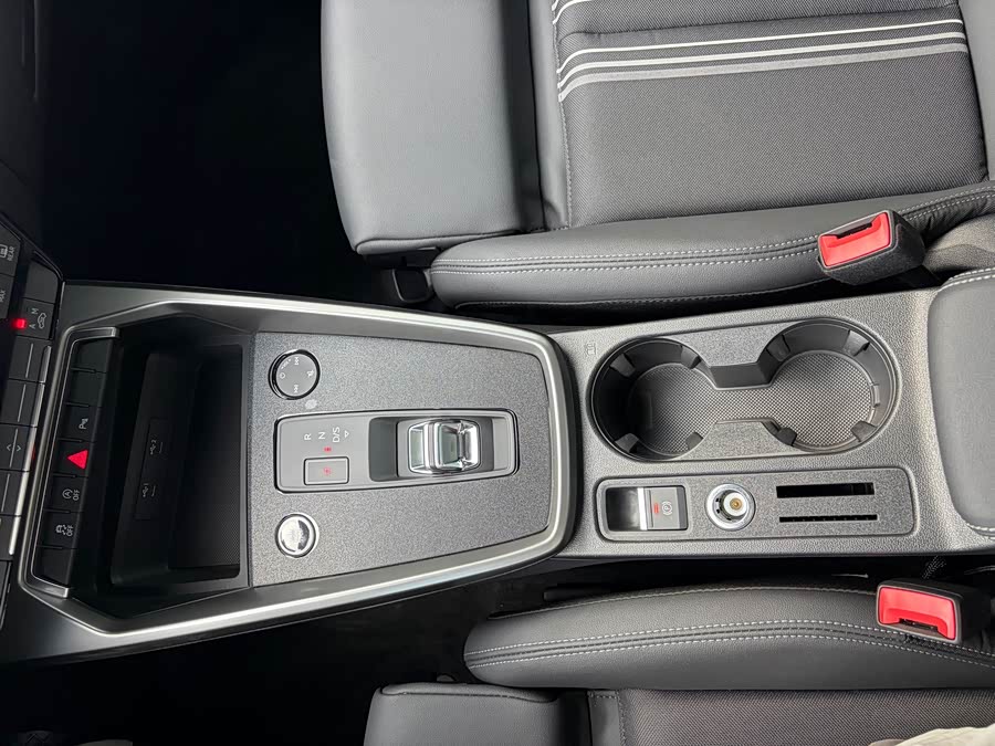 Audi A3 2023, фото 8