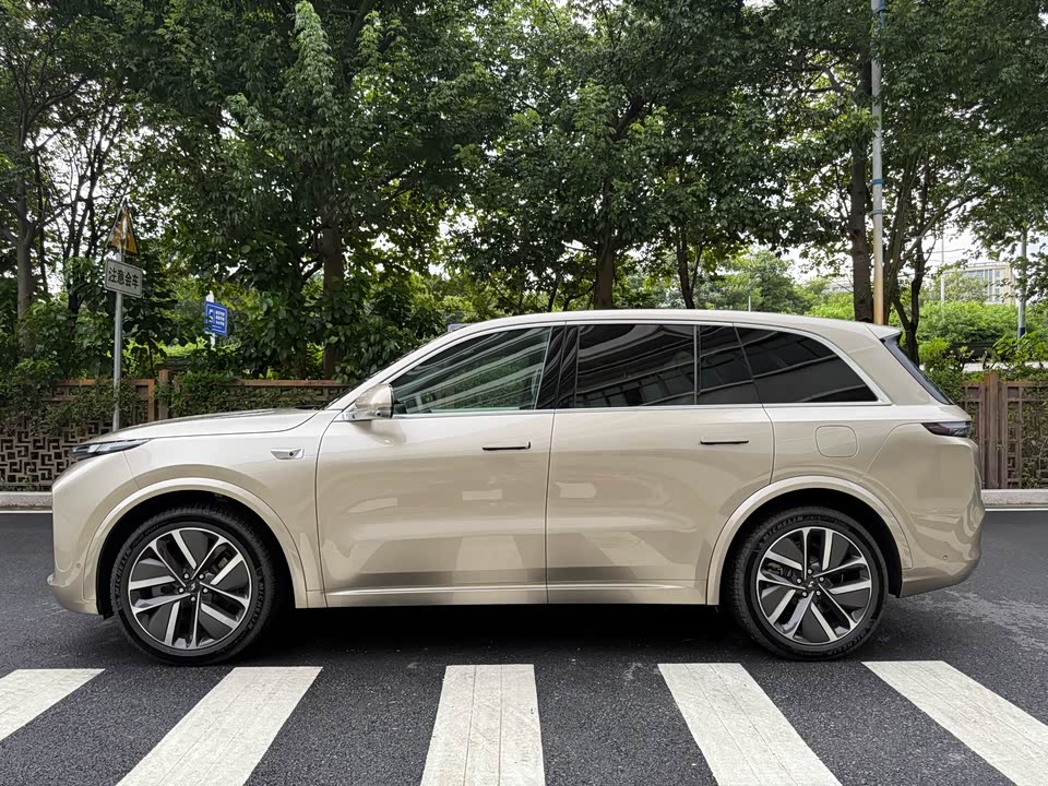 Li Auto Ideal L8
