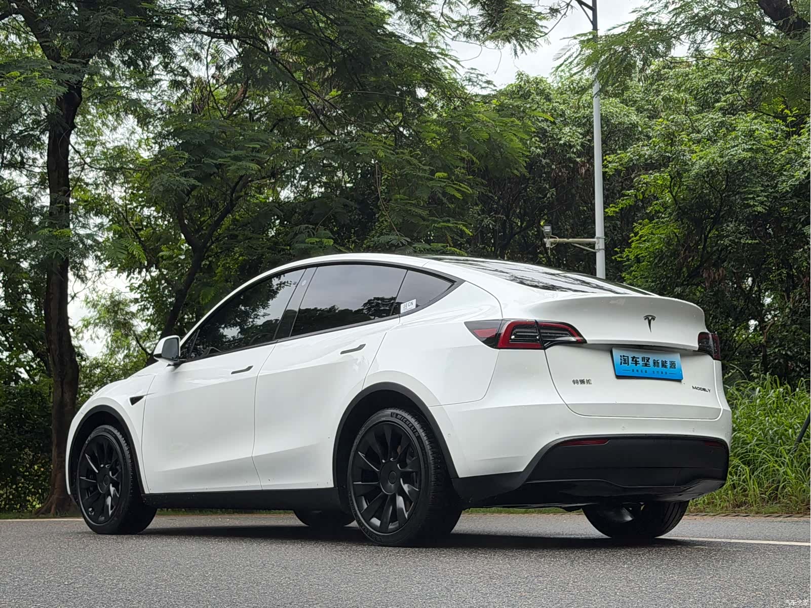 Tesla Model Y, 2023 3