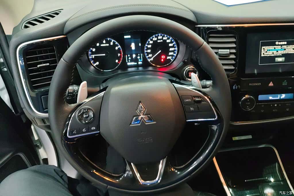 Mitsubishi Outlander, 2020 15