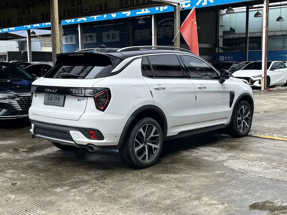 Lynk & Co 01