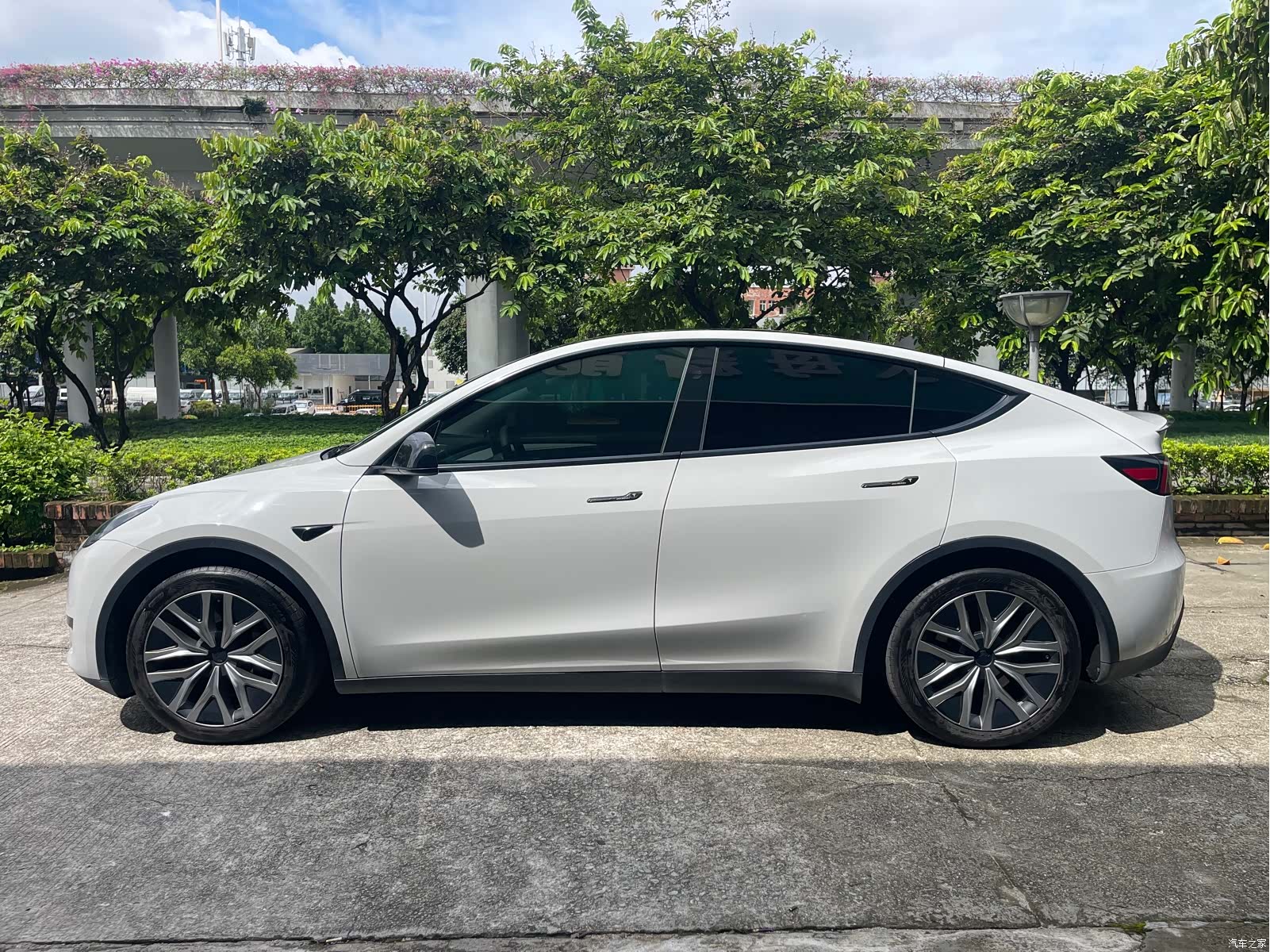 Tesla Model Y, 2024 7