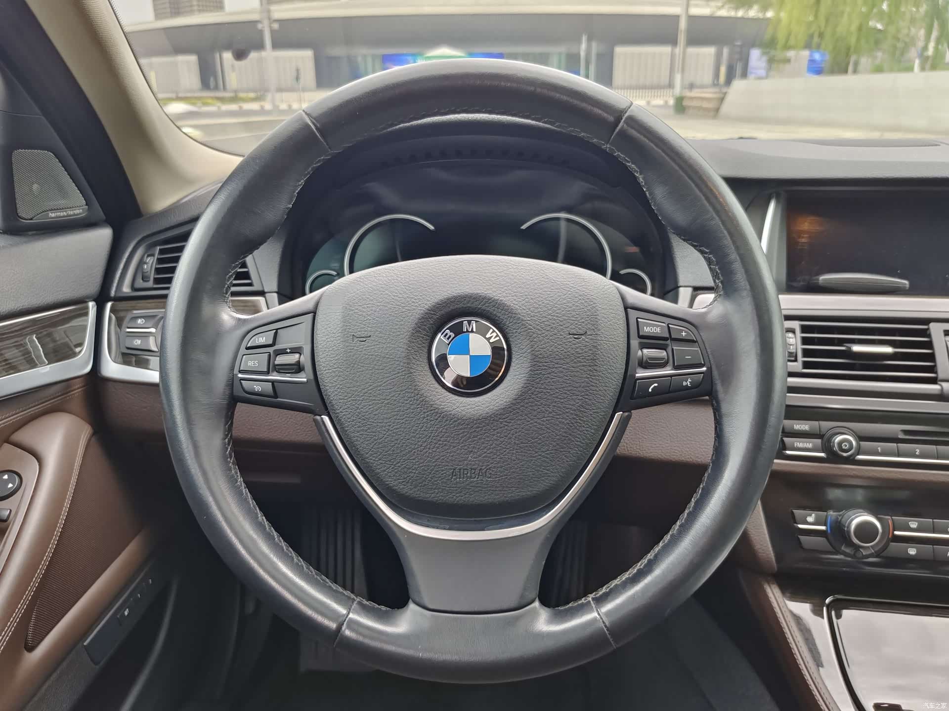 BMW 5 Series, 2016 10