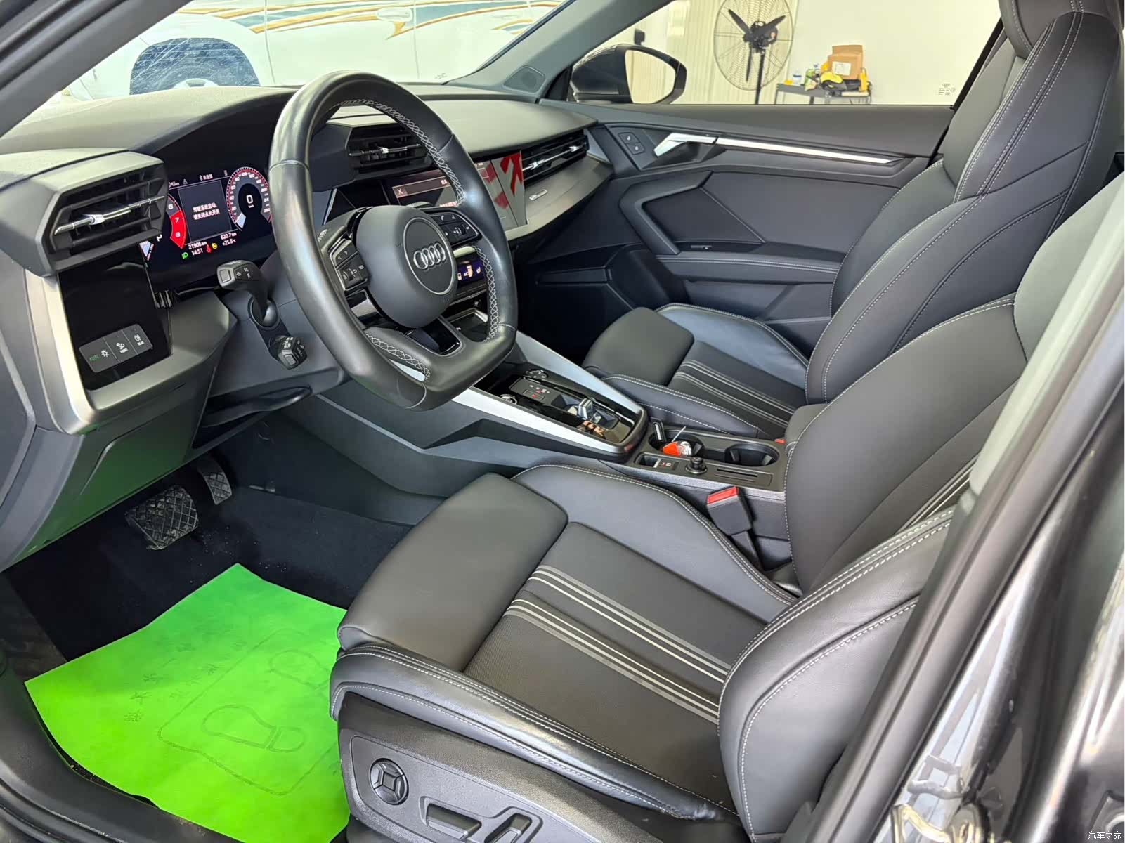 Audi A3, 2023 все фото